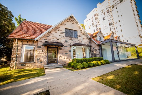 Arquitetura da década de 1930: a Casa de Pedra do Batel